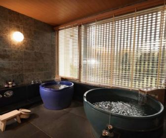 沐浴聽泉湯屋